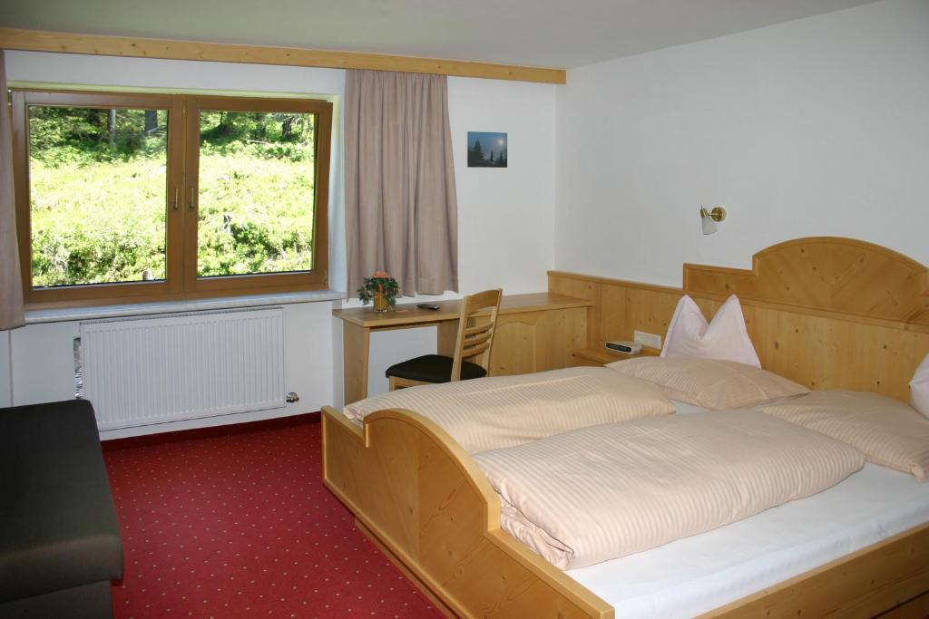 Hotel Hochland Лойташ Экстерьер фото
